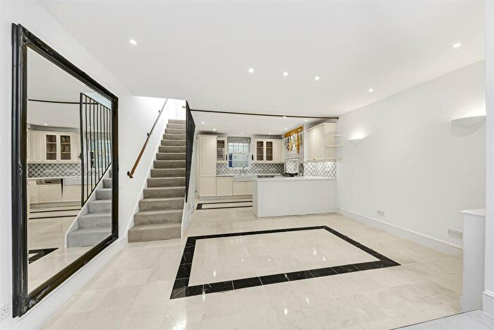 4 Bedroom House To Rent In Billing Road, Chelsea, SW10