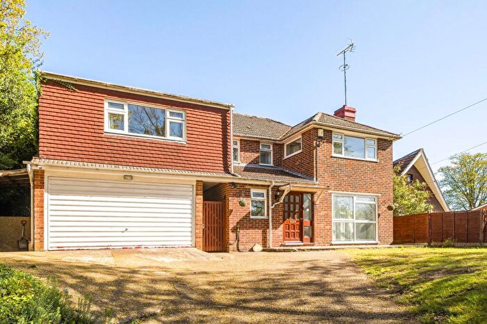 5 Bedroom Detached House For Sale In The Vale, Coulsdon, CR5