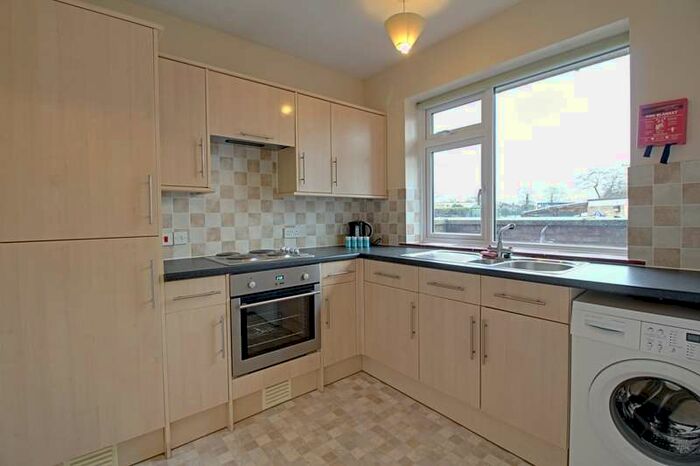 2 Bedroom Flat To Rent In Heath End Road, Flackwell Heath, HP10