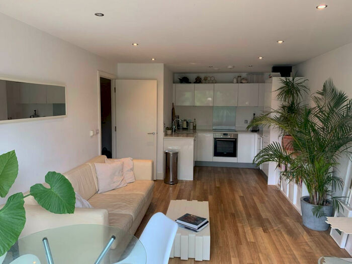 1 Bedroom Apartment To Rent In Copperfield Mews, London, E2