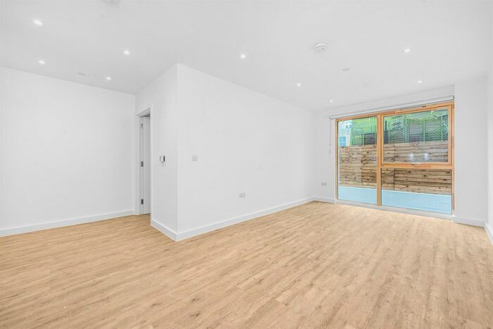 2 Bedroom Flat To Rent In Lanark Road, London, W9