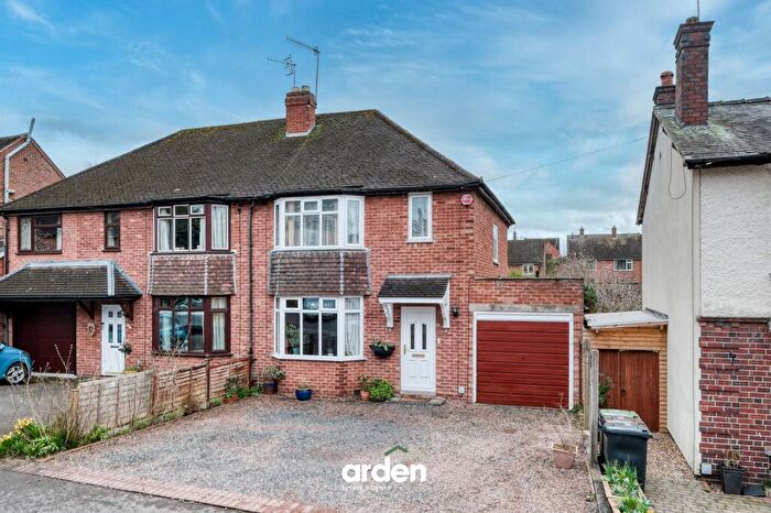 3 Bedroom Semi Detached House For Sale In West Road, Bromsgrove, B60