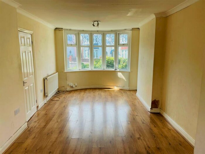 3 Bedroom End Of Terrace House For Sale In Hollow Crescent, Radford, Coventry, CV6