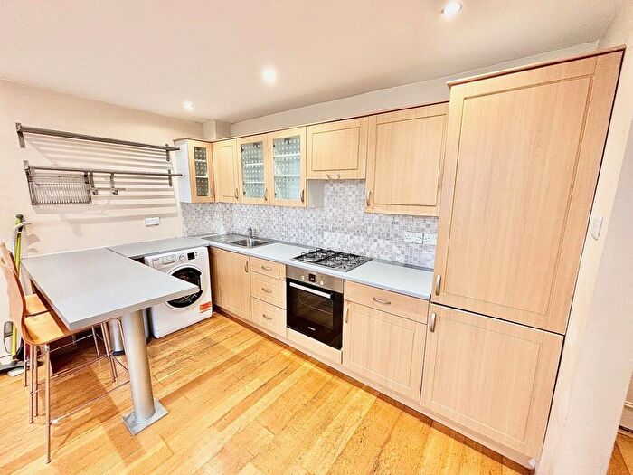 1 Bedroom Flat To Rent In Oaktrees Court, Leytonstone, E11