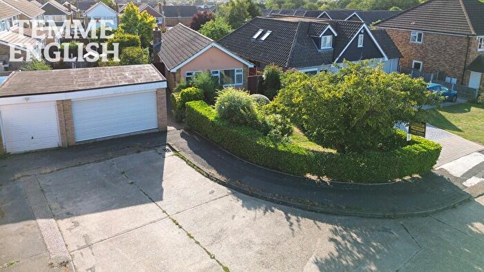 2 Bedroom Detached Bungalow For Sale In Alma Close, Wickford, Essex, SS12