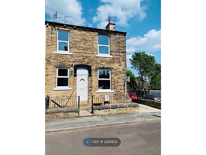 2 Bedroom End Of Terrace House To Rent In Peterborough Road, Bradford, BD2