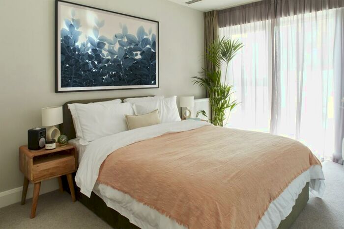 2 Bedroom Flat To Rent In The Lark, Nine Elms, SW11