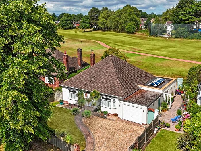 5 Bedroom Detached House For Sale In Heath Road, Upton, CH2