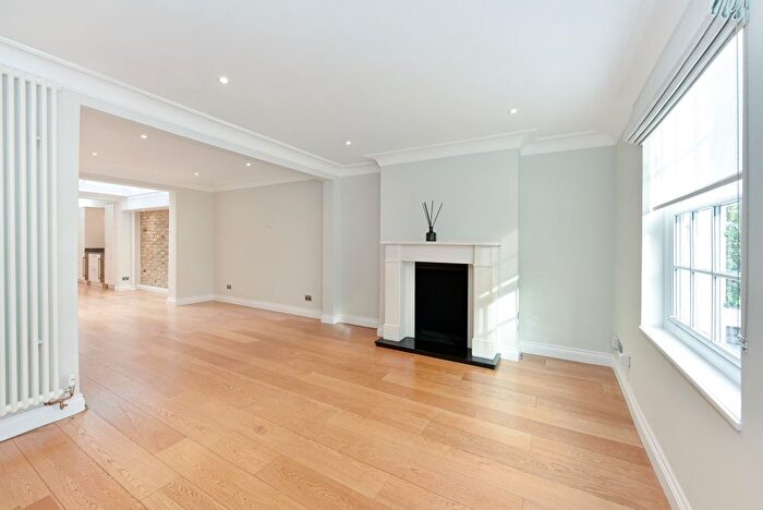 4 Bedroom Detached House To Rent In Peel Street, Kensington And Chelsea, London, W8