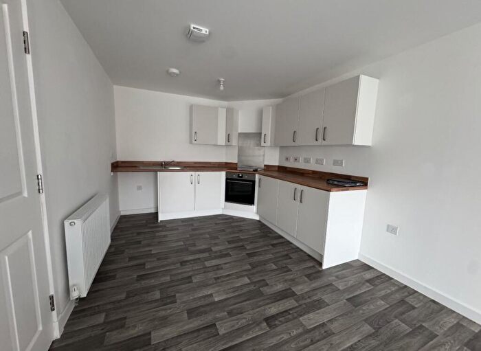 2 Bedroom Apartment To Rent In Flat, Goldcrest Place, Edinburgh, EH4