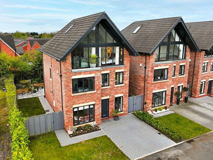 4 Bedroom Detached House For Sale In Newcastle Road, Congleton, CW12