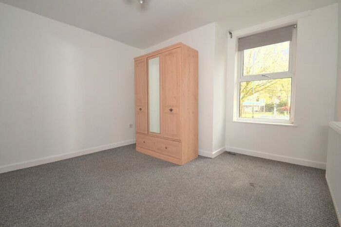 2 Bedroom Flat To Rent In Werneth Court, Stockport Road, Hyde, SK14