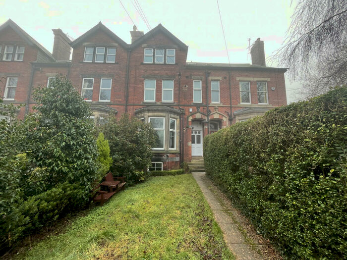 4 Bedroom Apartment To Rent In Grove Lane, Headingley, Leeds, West Yorkshire, LS6