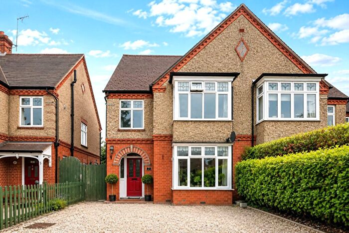 3 Bedroom Semi-Detached House For Sale In Nursteed Road, Devizes, Wiltshire, SN10