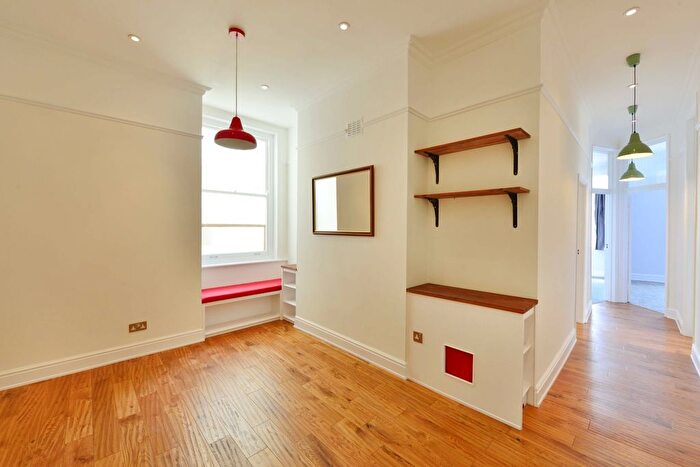 2 Bedroom Flat To Rent In Chichele Mansions, Chichele Road, Cricklewood, London, NW2