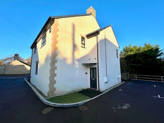 2 Bedroom Flat To Rent In Chew Stoke, Bristol, BS40