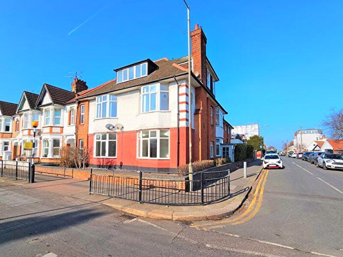 2 Bedroom Flat To Rent In Sandleigh Road, Leigh-On-Sea, SS9