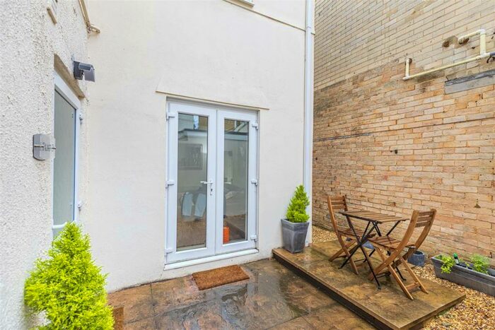 1 Bedroom Flat To Rent In Knyveton Road, Bournemouth, BH1