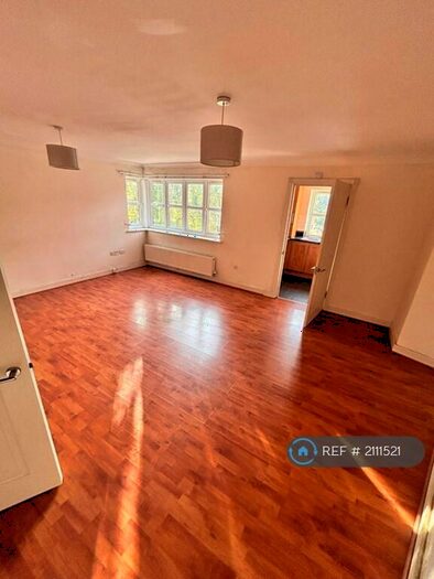 2 Bedroom Flat To Rent In Cranbourne Mews, Southampton, SO16