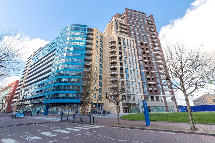 3 Bedroom Flat For Sale In Western Gateway, Royal Wharf, E16