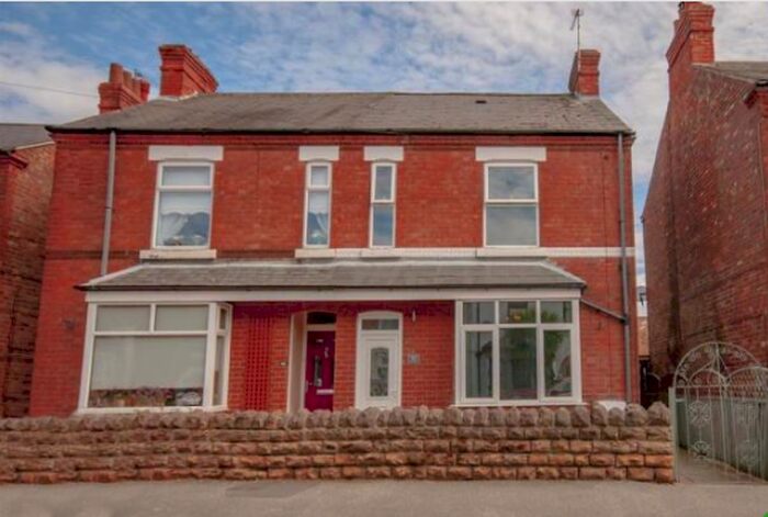 3 Bedroom Town House To Rent In Chandos Street, Netherfield, Nottingham NG4