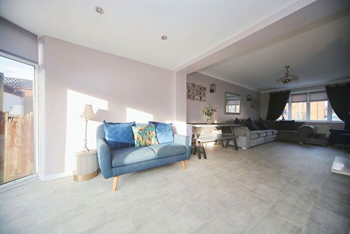 3 Bedroom Semi-Detached House For Sale In Woodlands Drive, Shevington, WN6