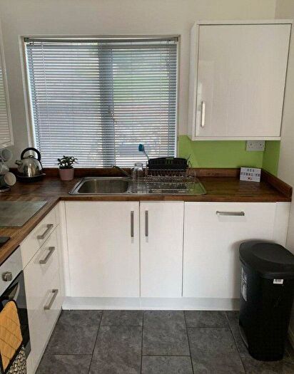 4 Bedroom Flat To Rent In Cartwright St, London, E1