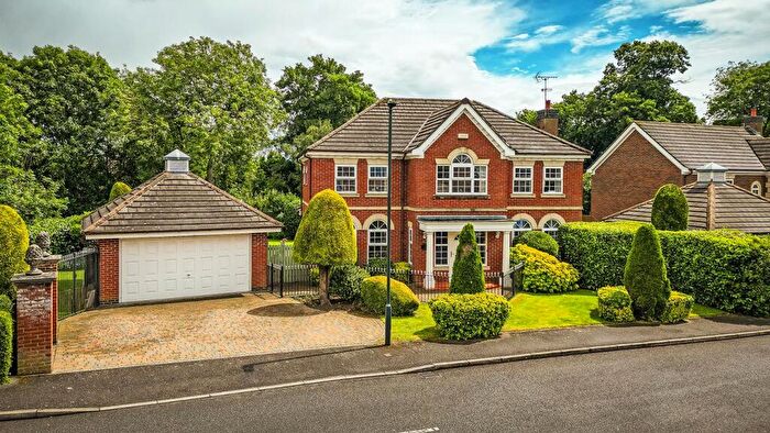 5 Bedroom Detached House For Sale In Lakeside Drive, Littleover, Derby, DE23