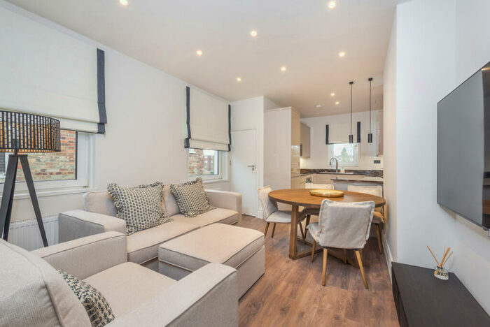 2 Bedroom Terraced House To Rent In Marlborough Road, Bounds Green, N22