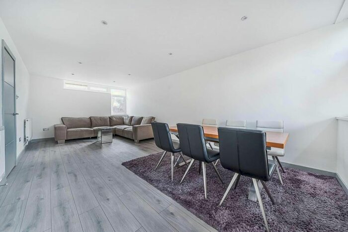 5 Bedroom Property To Rent In Corporation Street, Islington, Holloway, London, N7