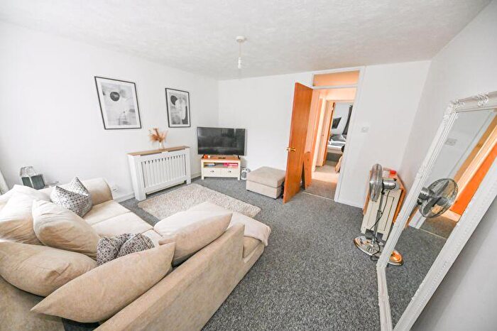 1 Bedroom Flat To Rent In Arragon Court, Waterlooville, PO7