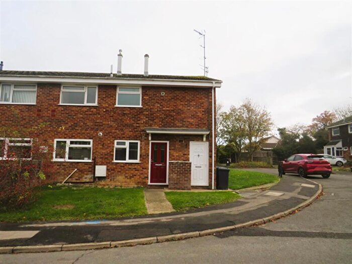 2 Bedroom Maisonette To Rent In Linley Road, Southam, CV47