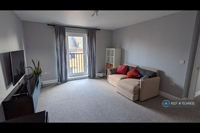 2 Bedroom Flat To Rent In Alice Bell Close, Cambridge, CB4