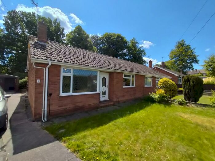 2 Bedroom Bungalow To Rent In Ranmoor Close, Hasland, Chesterfield, S41