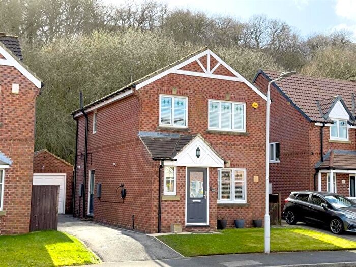 3 Bedroom Detached House For Sale In Boothroyd Drive, Meanwood, Leeds, West Yorkshire., LS6