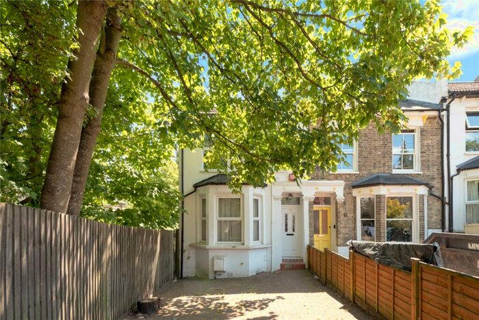 2 Bedroom Apartment To Rent In Canterbury Grove, West Norwood, London, SE27