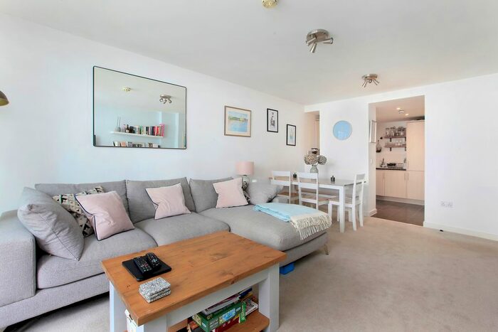 2 Bedroom Flat For Sale In Point Pleasant, Wandsworth, SW18