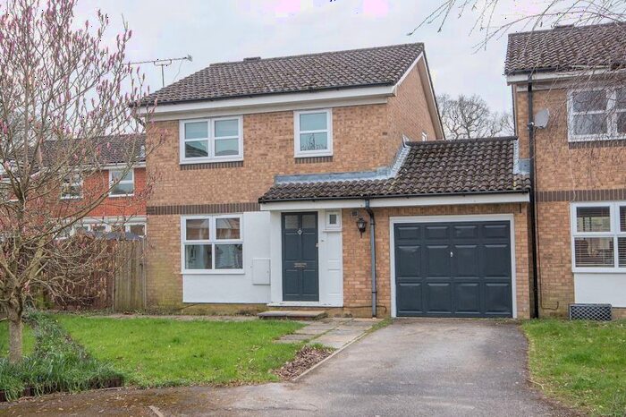 3 Bedroom Detached House To Rent In Maplewood Close, Totton, Southampton, SO40