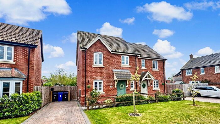 3 Bedroom Semi-Detached House For Sale In Creasy Drive, Dunholme, Lincoln, LN2