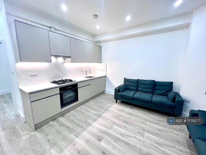 3 Bedroom Maisonette To Rent In Pinner Road, Harrow, HA1