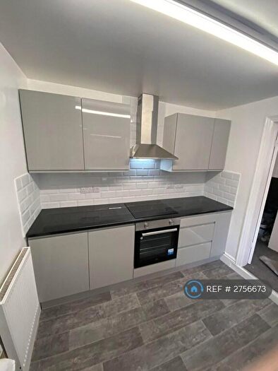 3 Bedroom Terraced House To Rent In Ena Street, Hull, HU3