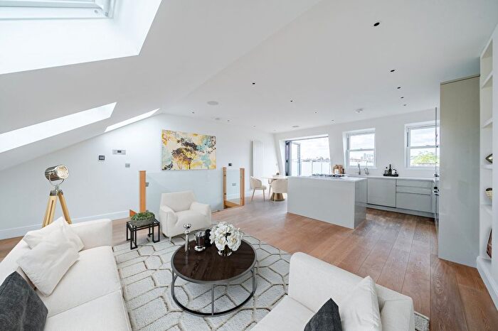 3 Bedroom Flat For Sale In Netherwood Road, Brook Green, W14