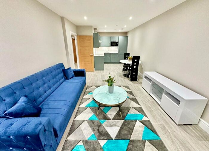 2 Bedroom Apartment To Rent In Station Road, Langley, SL3