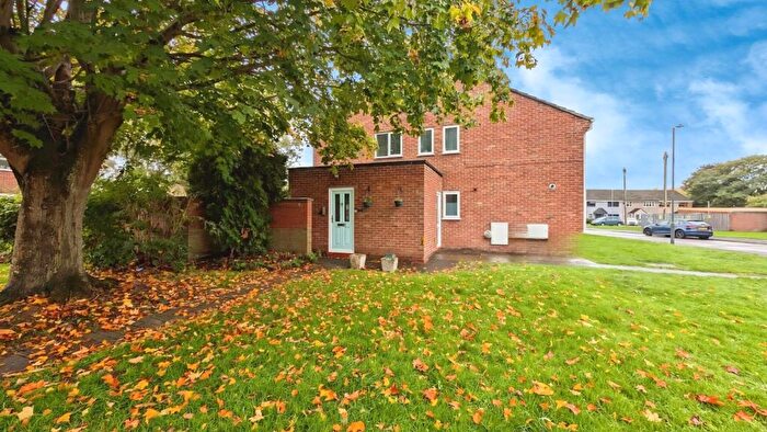 2 Bedroom Flat For Sale In Blenheim Drive, Yate, Bristol, BS37