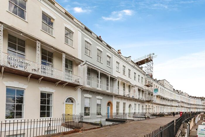 2 Bedroom Flat For Sale In Royal York Crescent, Clifton, Bristol, BS8