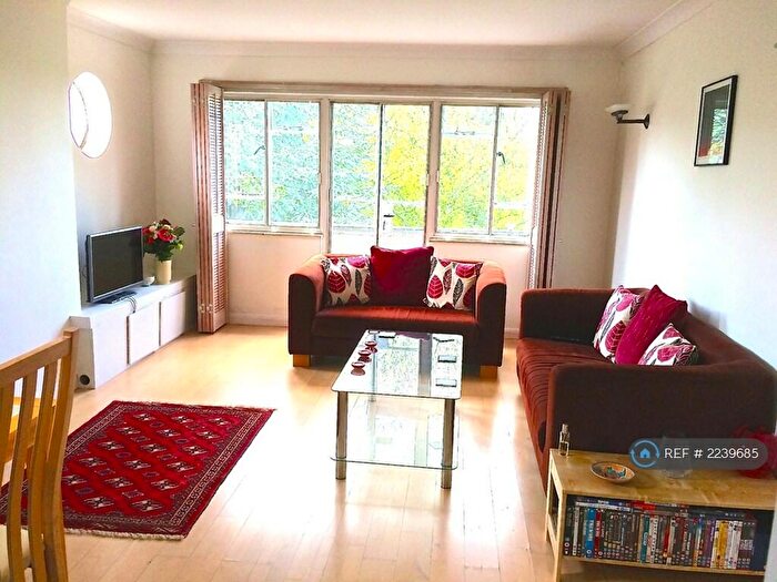 2 Bedroom Flat To Rent In Mount Lodge, London, N6