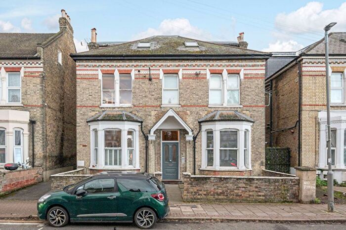 1 Bedroom Flat For Sale In Longley Road, Tooting, London, SW17