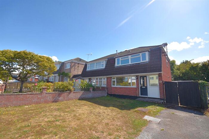 3 Bedroom Semi-Detached House For Sale In Hampton Crescent, Neston, CH64