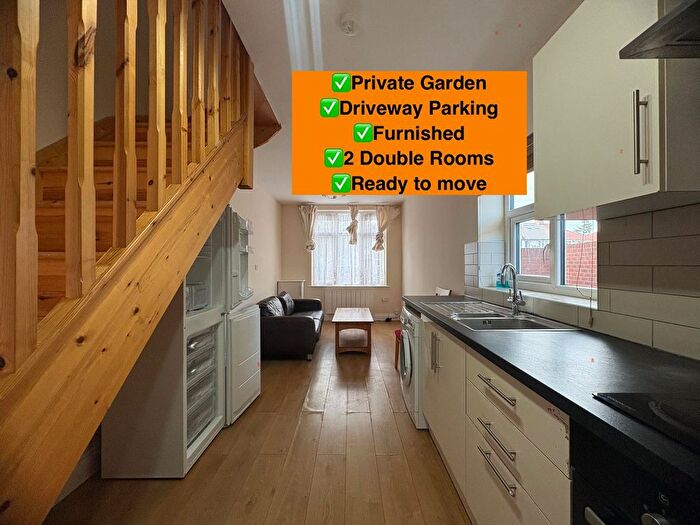 2 Bedroom Semi-Detached House To Rent In Thorncliffe Road, Southall, UB2