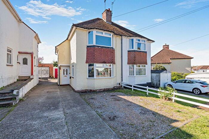 2 Bedroom Semi Detached House For Sale In Dickens Road, Maidstone, ME14